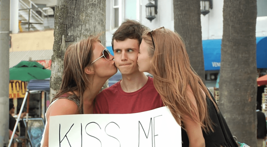 Como conseguir milhares de beijos em um único dia