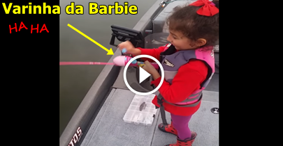 A garotinha que pescou um tremendo peixão com uma varinha da Barbie