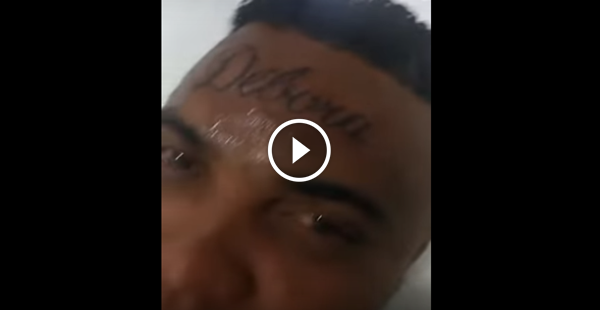 O cara que tatuou o nome da namorada na testa