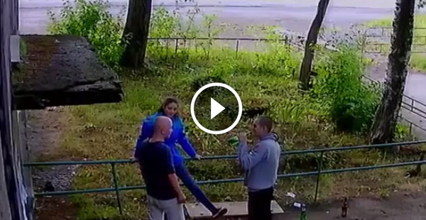 Mulher pede para que dois russos bêbados quebrem a sua perna. E adivinha o que eles fizeram?