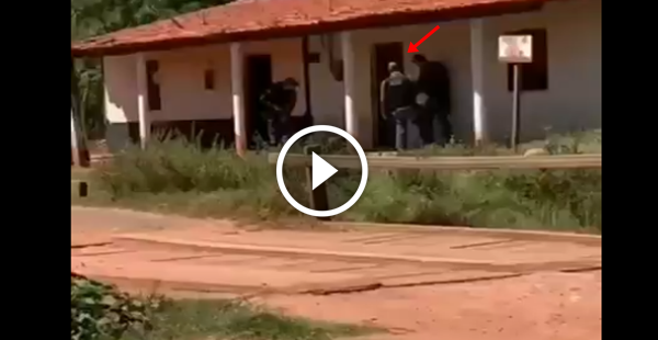Os policiais receberam ordens de atirar somente nas unhas dos pés