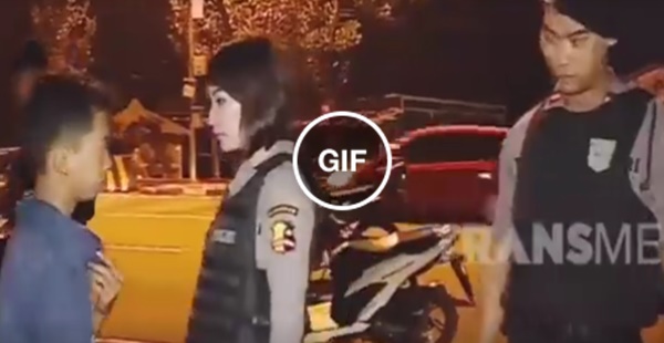 Policial E-Girl